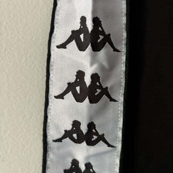 NWT Women’s Medium Black and White Crop Top and Legging Kappa Logo Set - Picture 12 of 16